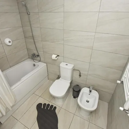 Last Minute * 布加勒斯特