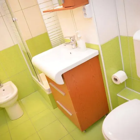 Last Minute Апартаменты *